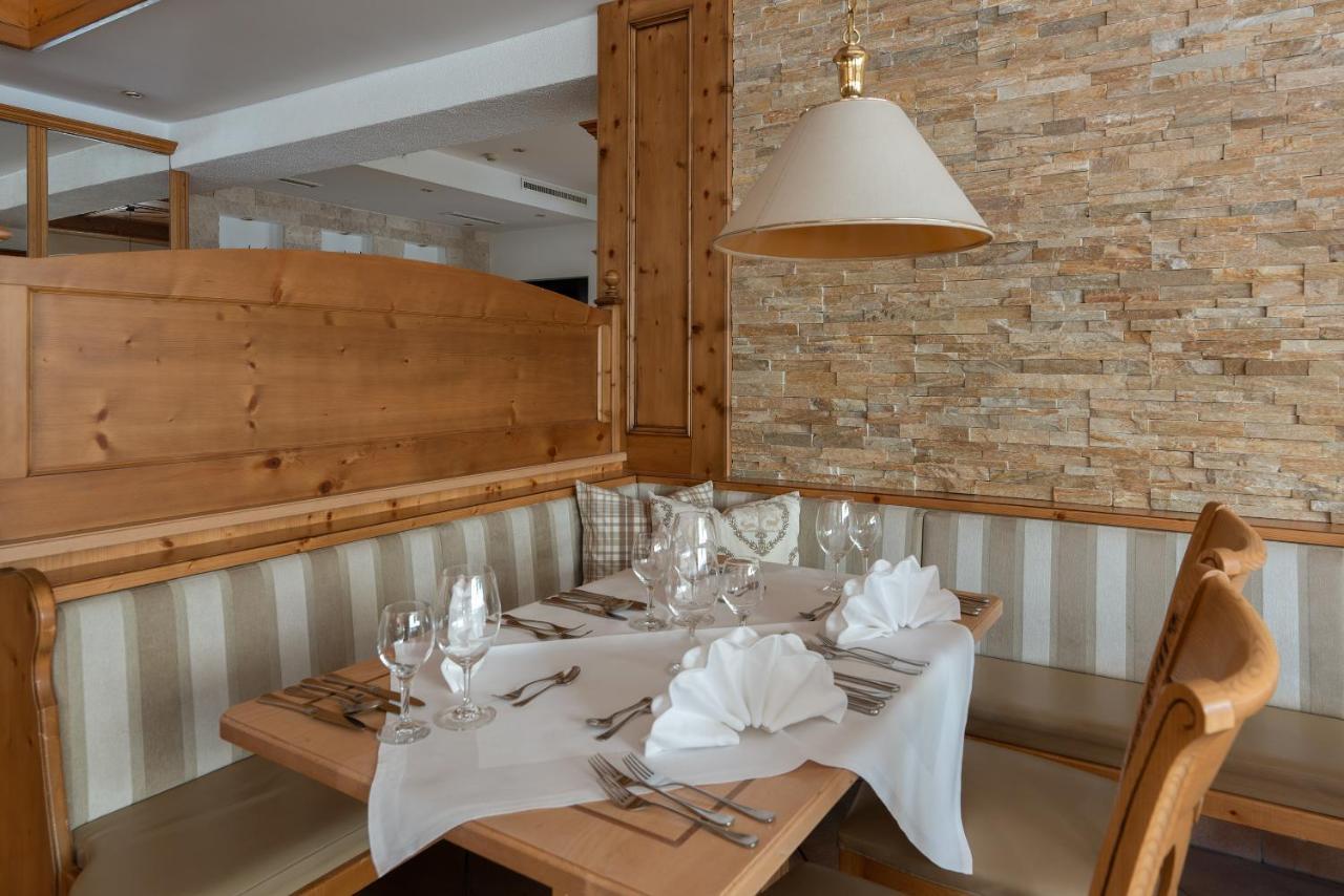 Hotel Central Seefeld in Tirol Eksteriør billede