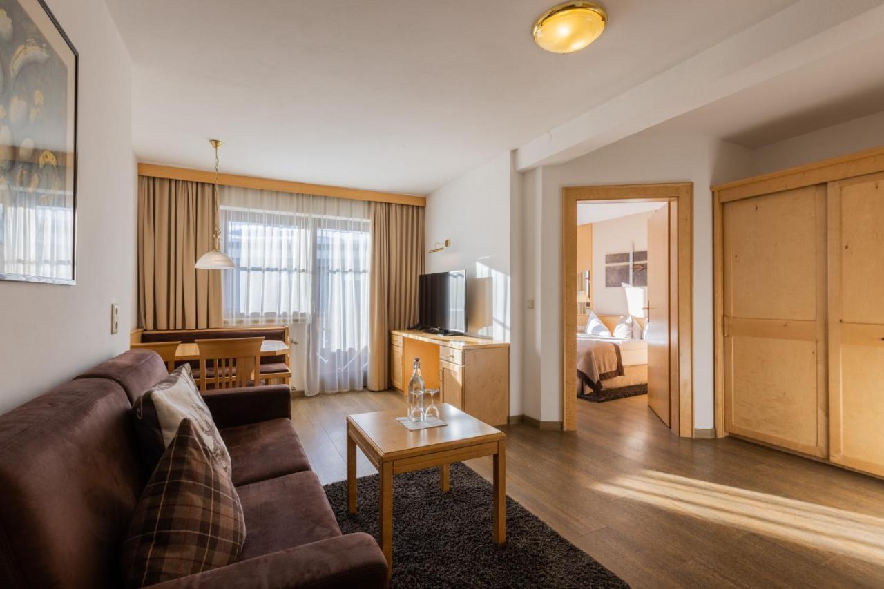 Hotel Central Seefeld in Tirol Eksteriør billede
