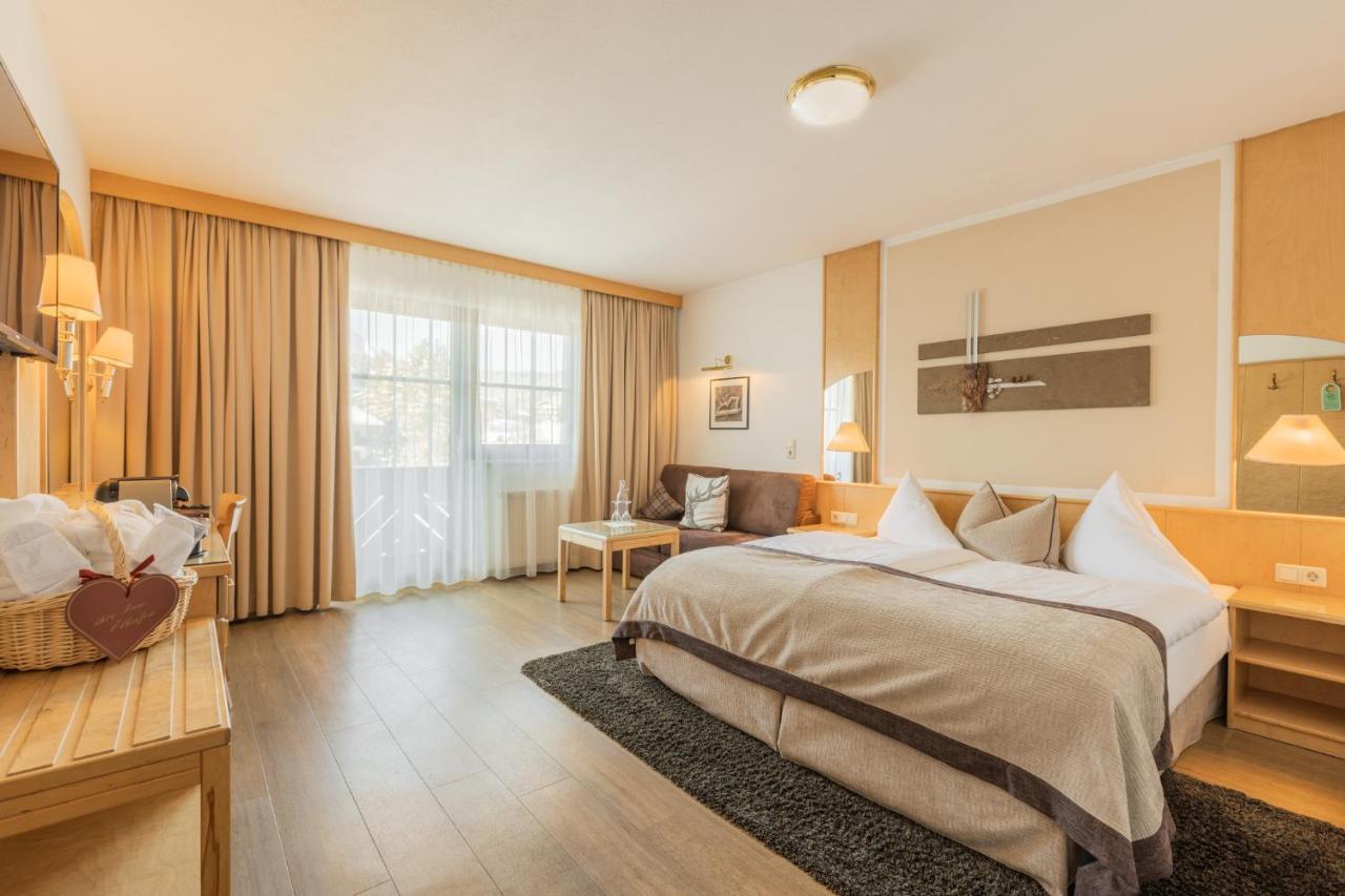 Hotel Central Seefeld in Tirol Eksteriør billede