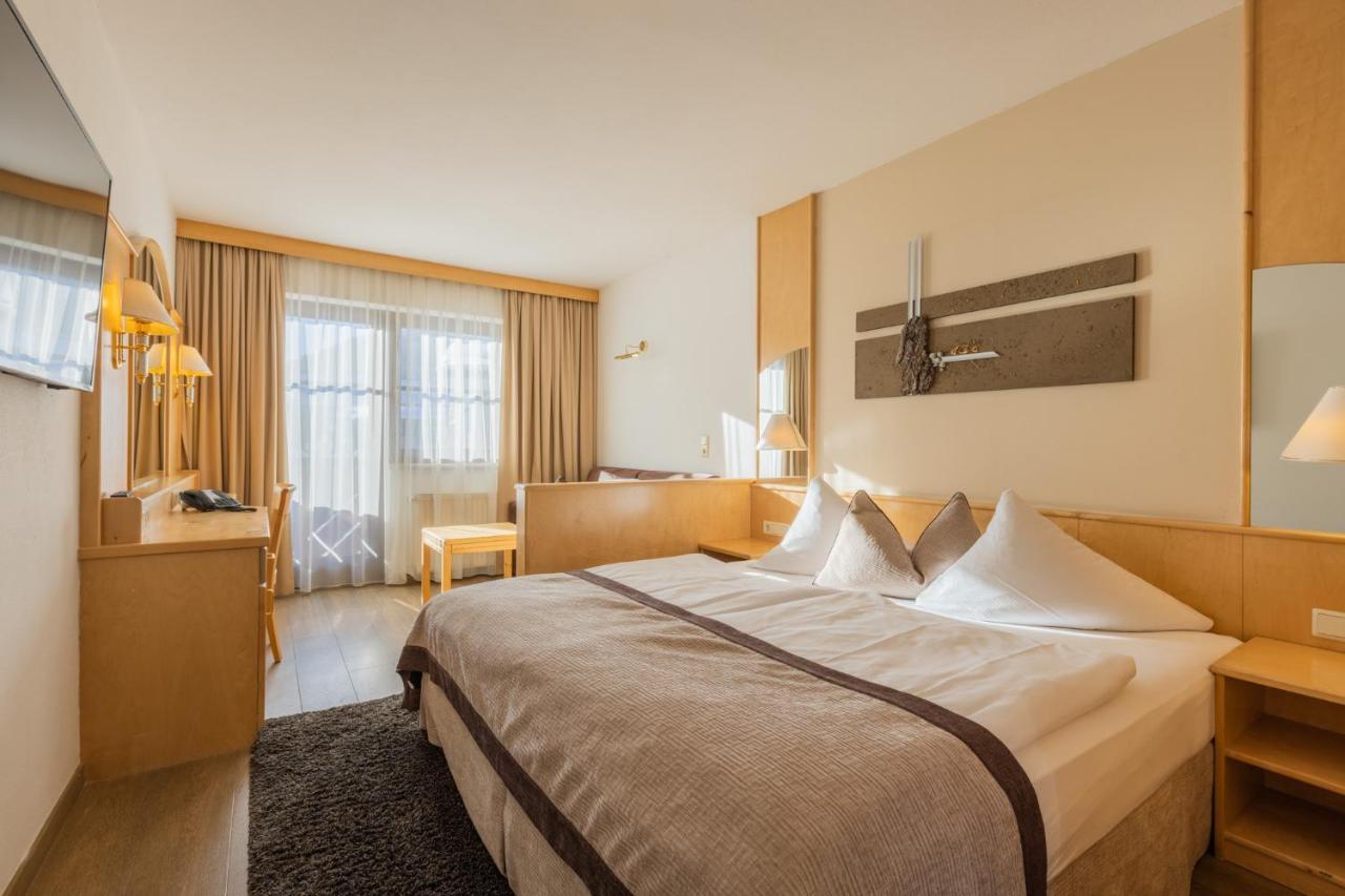 Hotel Central Seefeld in Tirol Eksteriør billede